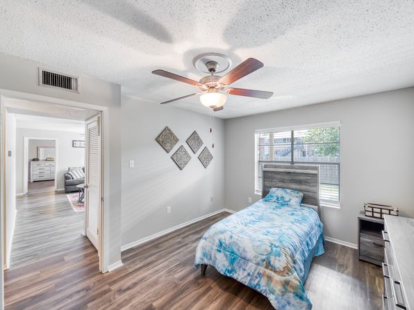 715 Marie Antoinette St #O-25