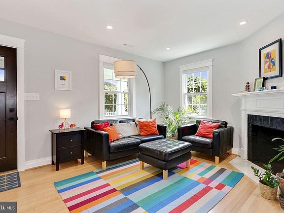 5th image of 415 E Custis Ave