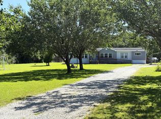 72 Old Creek Rd, Picayune, MS 39466