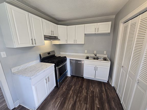 4th image of 3711 Holt St