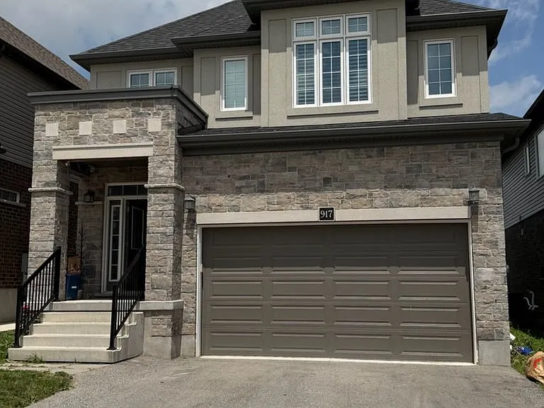 917 Valencia Ct — Photo 2