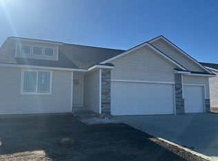 1465 Cedar St, Waukee, IA 50263