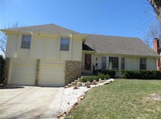 9928 Perry Dr, Overland Park, KS 66212