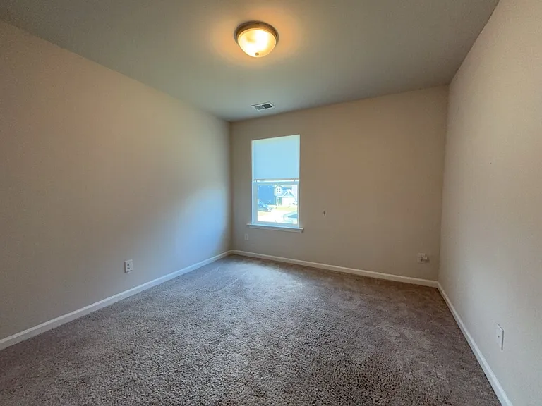 445 Navona Dr — Photo 34