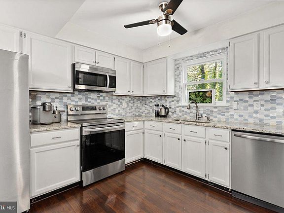 5th image of 84A Kennedy Dr