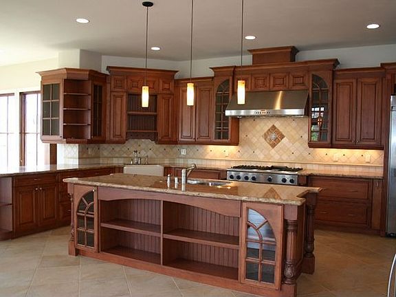 Gourmet kitchen loaded with extras