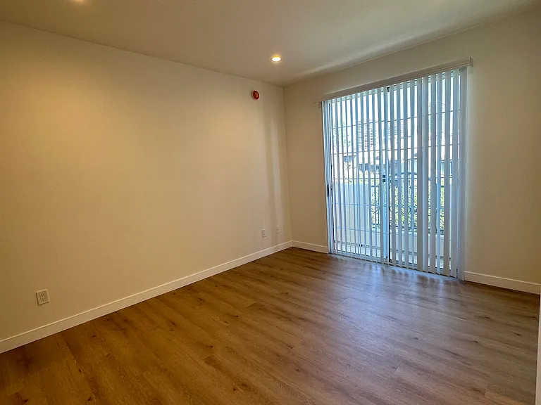 1337 S Bundy Dr #201 — Photo 8