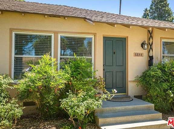 2nd image of 6844 Encino Ave