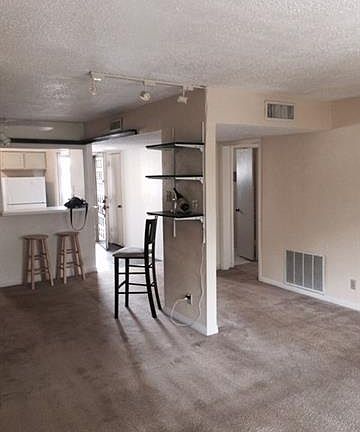 3rd image of 2525 Turtle Creek Blvd APT 519