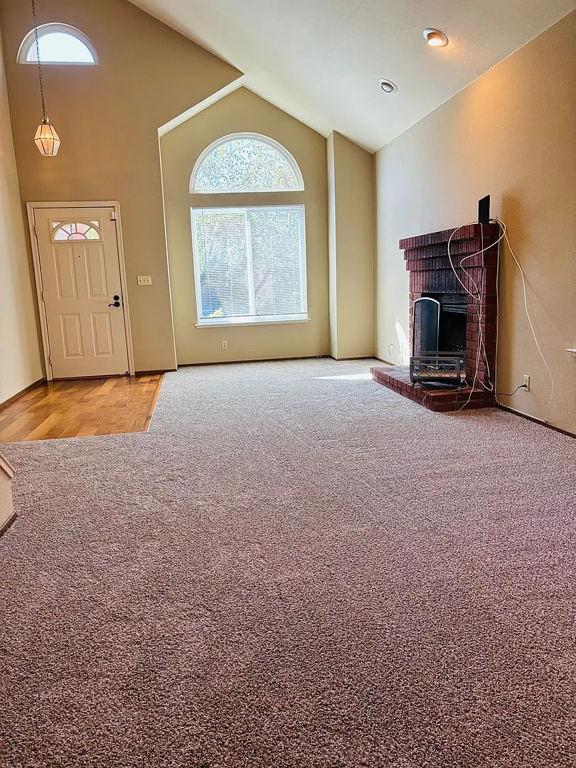 Freshly Updated 3-Bedroom Home in Fairfield — Photo 2
