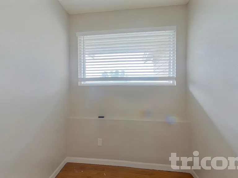 16240 Quarry Hill Dr — Photo 26