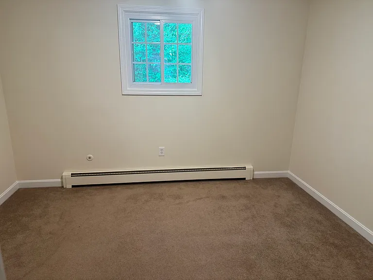 70 Broad Meadow Dr — Photo 10