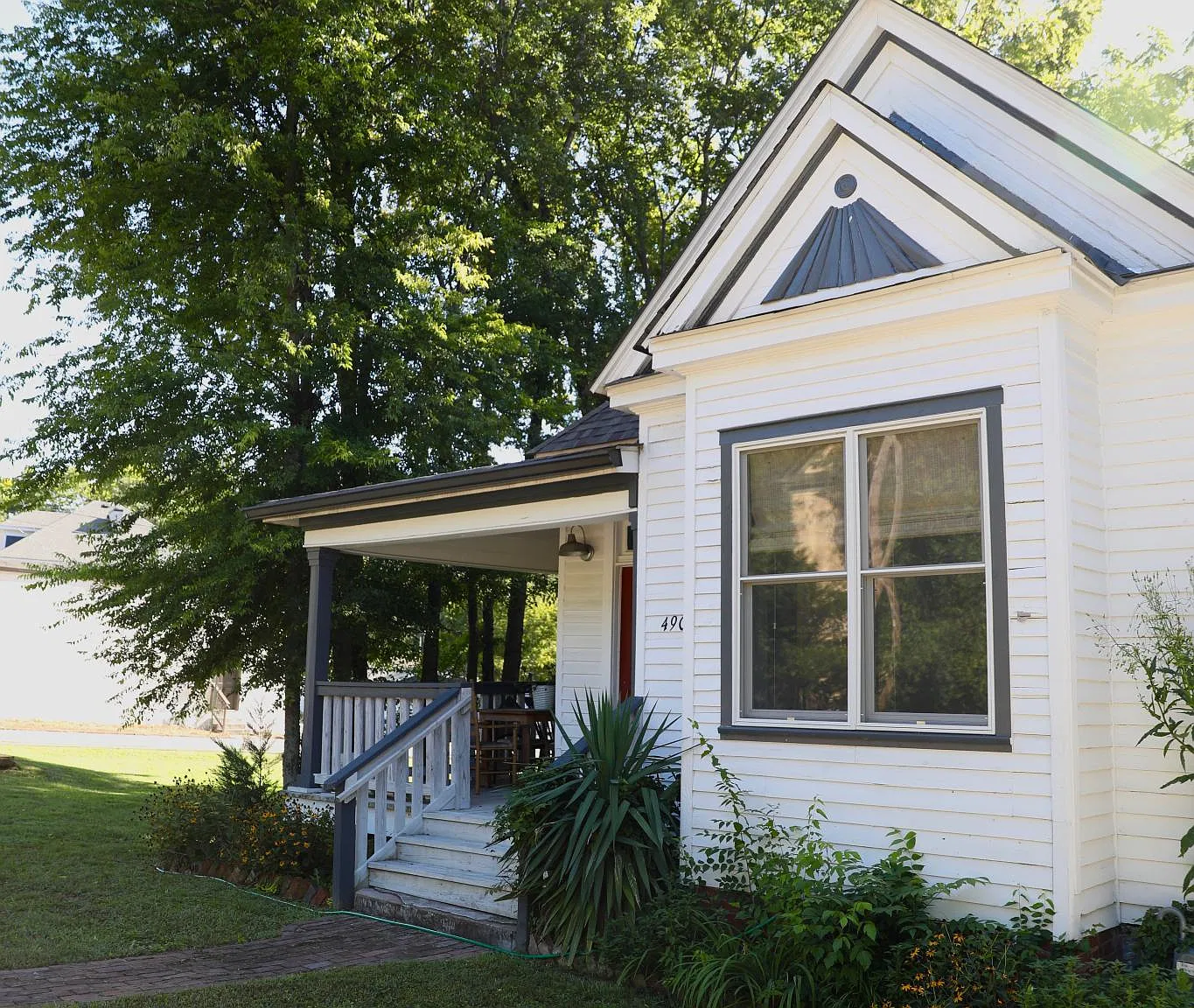 3 bed, 1600 sqft, $2,200 — Photo 1
