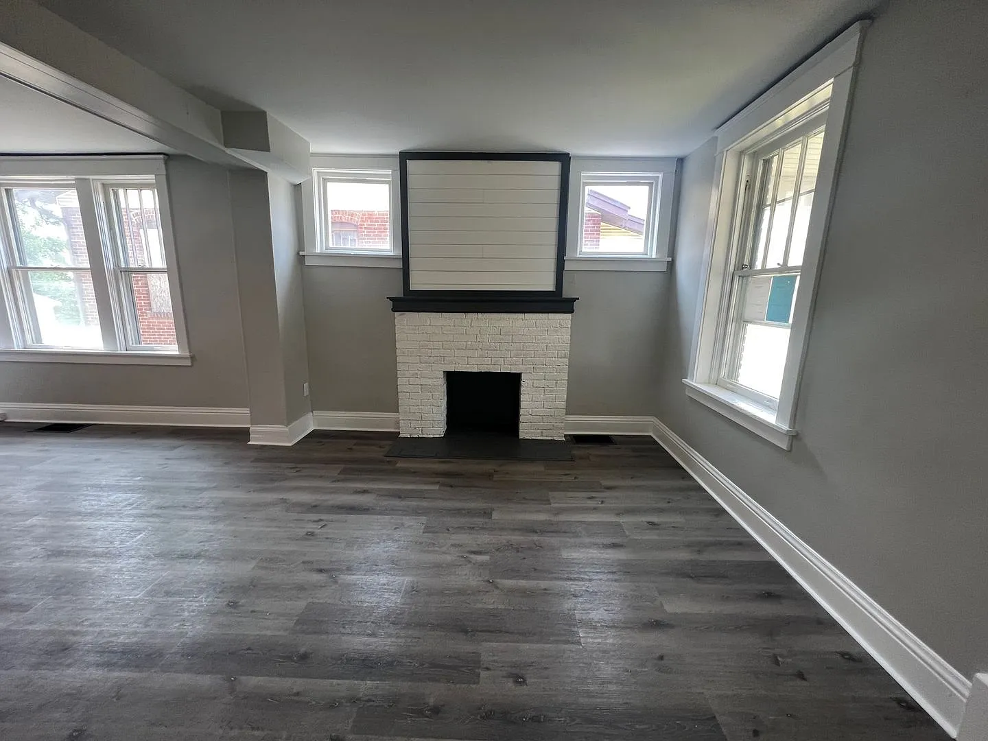 Gorgeous oversized 4 bedroom! — Photo 4