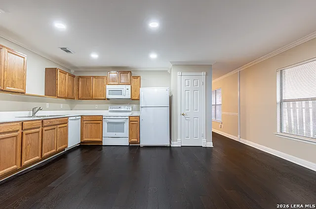 21514 Longwood — Photo 16