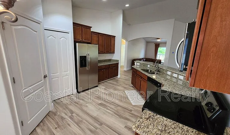 11404 Holmbridge Ln — Photo 19