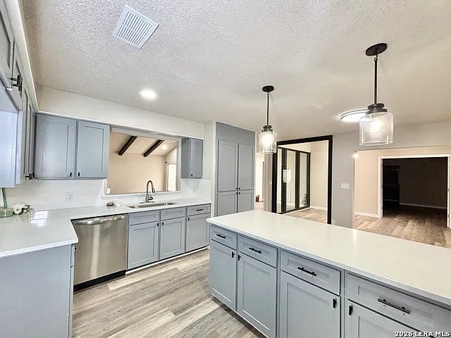 5202 Metcalf — Photo 6