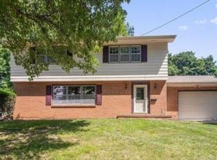 1639 66th St, Windsor Heights, IA 50324
