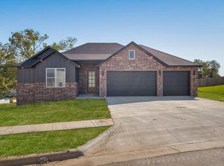 4972 S Sycamore Avenue, Springfield, MO 65810