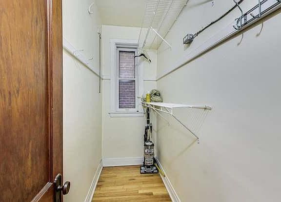 5th image of 2327 W Superior St #2