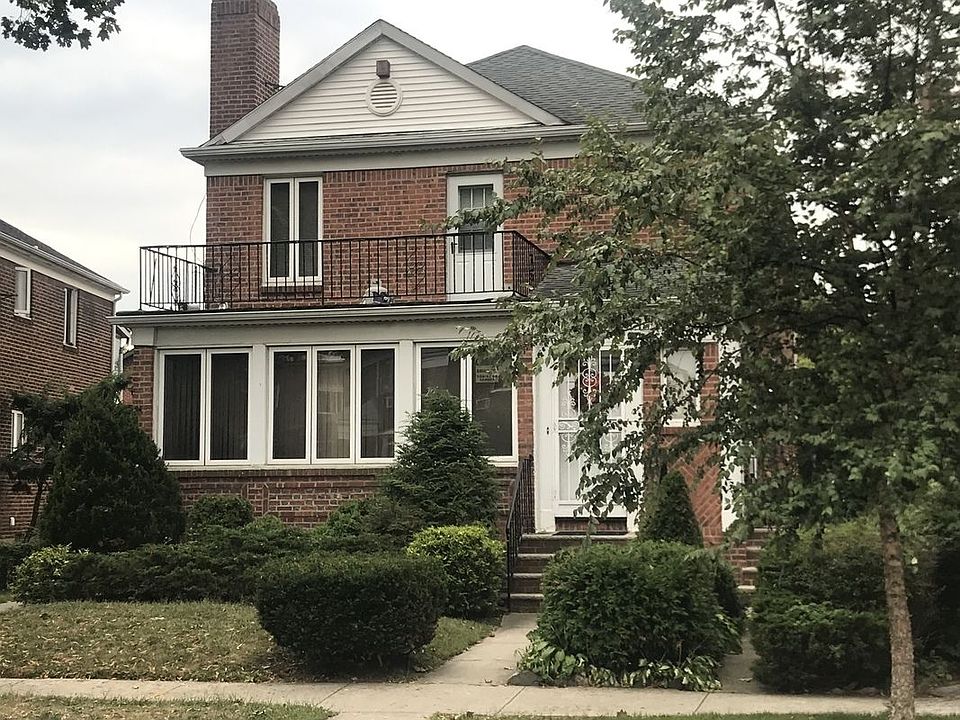 1st image of 6412 Asquith Cres