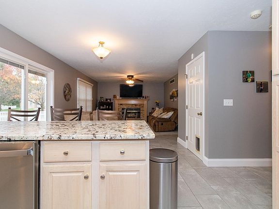 5th image of 3505 Glenmore Dr