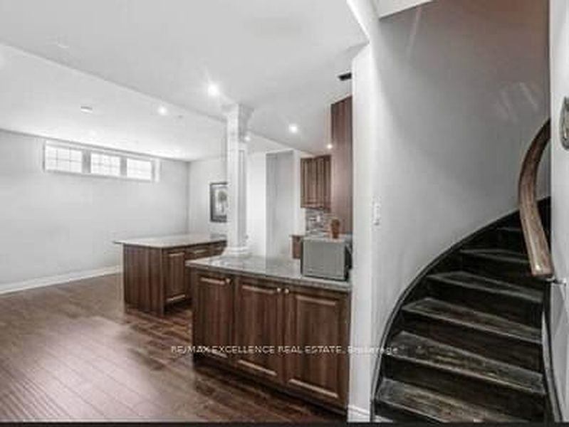 Brampton House for rent - 3 Bedrooms — photo 10