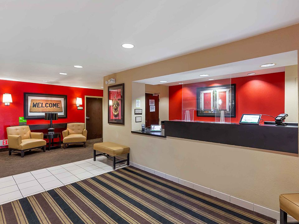 Lobby and Guest Check-in