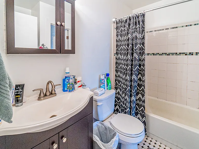 260 S 9th St #3R — Photo 8