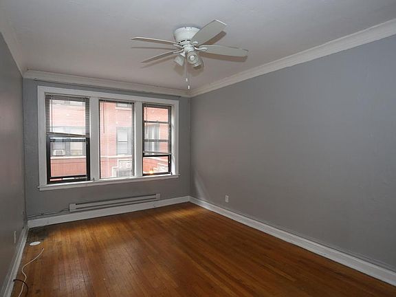 5th image of 3937 N Janssen Ave APT 1W