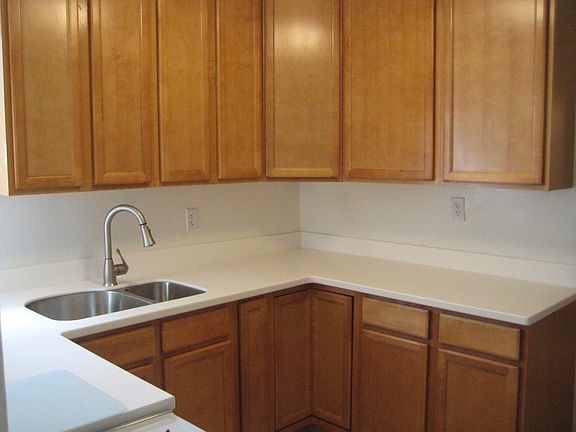 521 N Alfred St Alexandria VA 22314 - Kitchen
