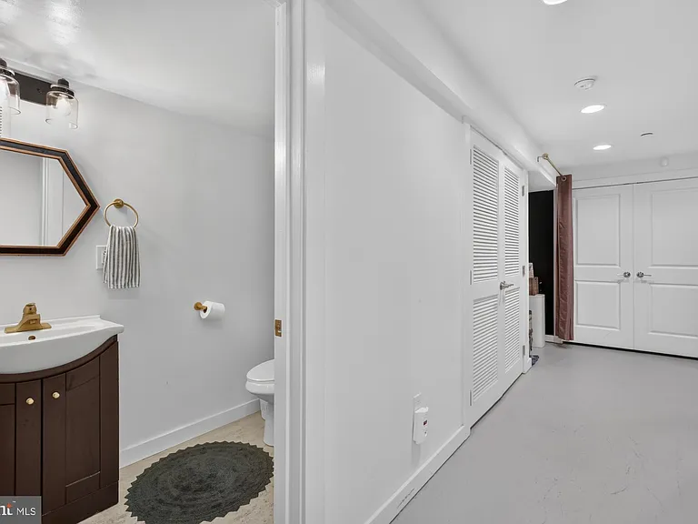 2441 Coral St — Photo 20