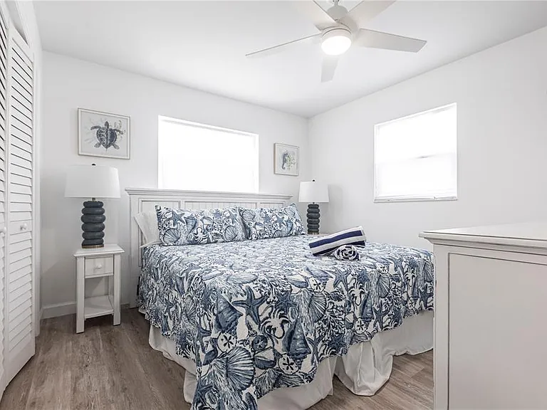6020 Midnight Pass Rd #7 — Photo 11