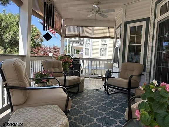 5th image of 649 Bay Ave #1