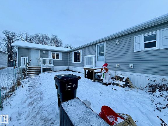 2nd image of 2958 Lakewood Dr NW