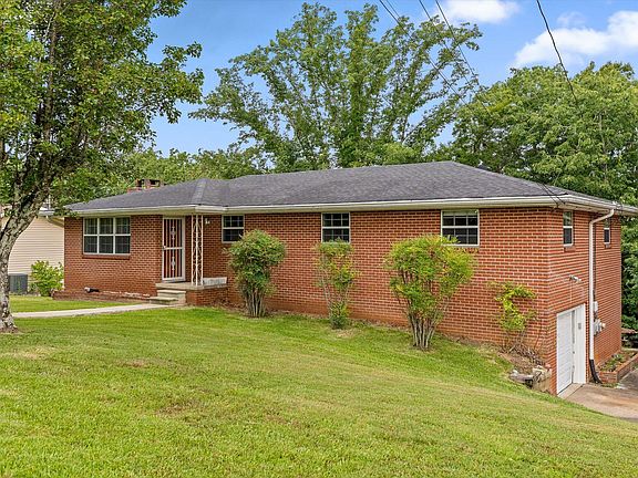 2nd image of 4639 Sherry Ln