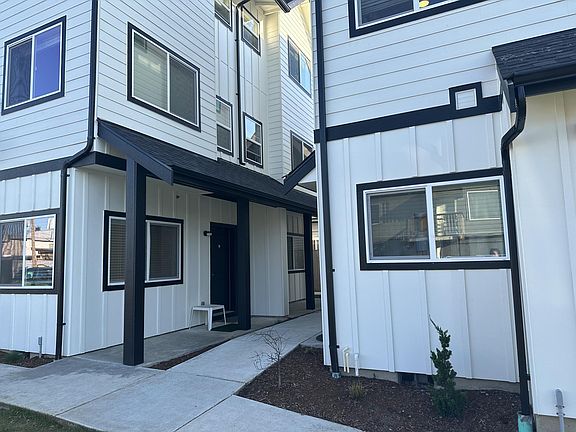 5th image of 611 S Anderson St #B3