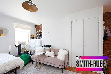 Rented by R New York