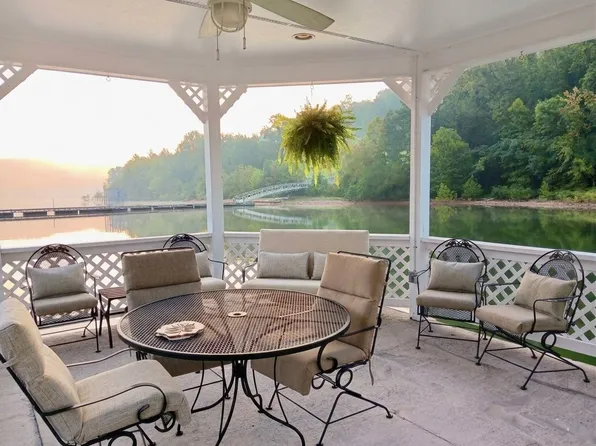 745 October Dr, Smithville, TN 37166