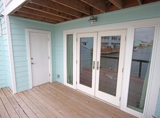 1402 Mazatlan Dr, Rockport, TX 78382