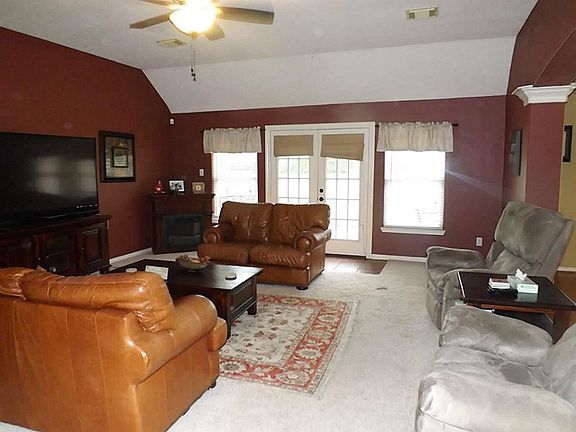 4th image of 7407 Live Oak Cir