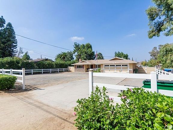 3rd image of 3466 Hillside Ave