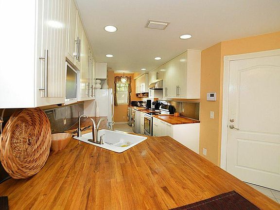 Home For Sale In Riverwalk