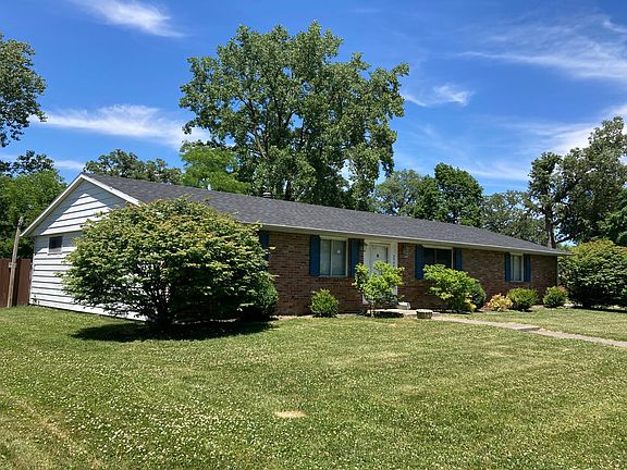 3rd image of 2908 E Esther Ln