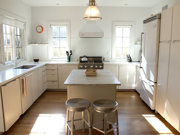 3rd image of 30 Maidstone Ave