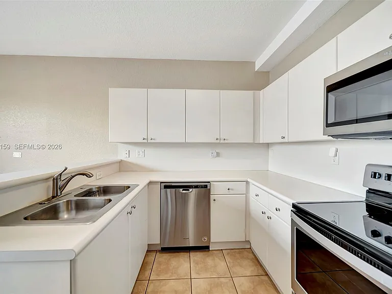 4361 SW 160th Ave #208 — Photo 9