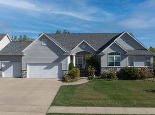 3157 Brookfield Dr, Marion, IA