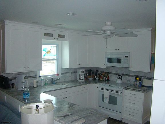 3rd image of 2200 Bay Ave