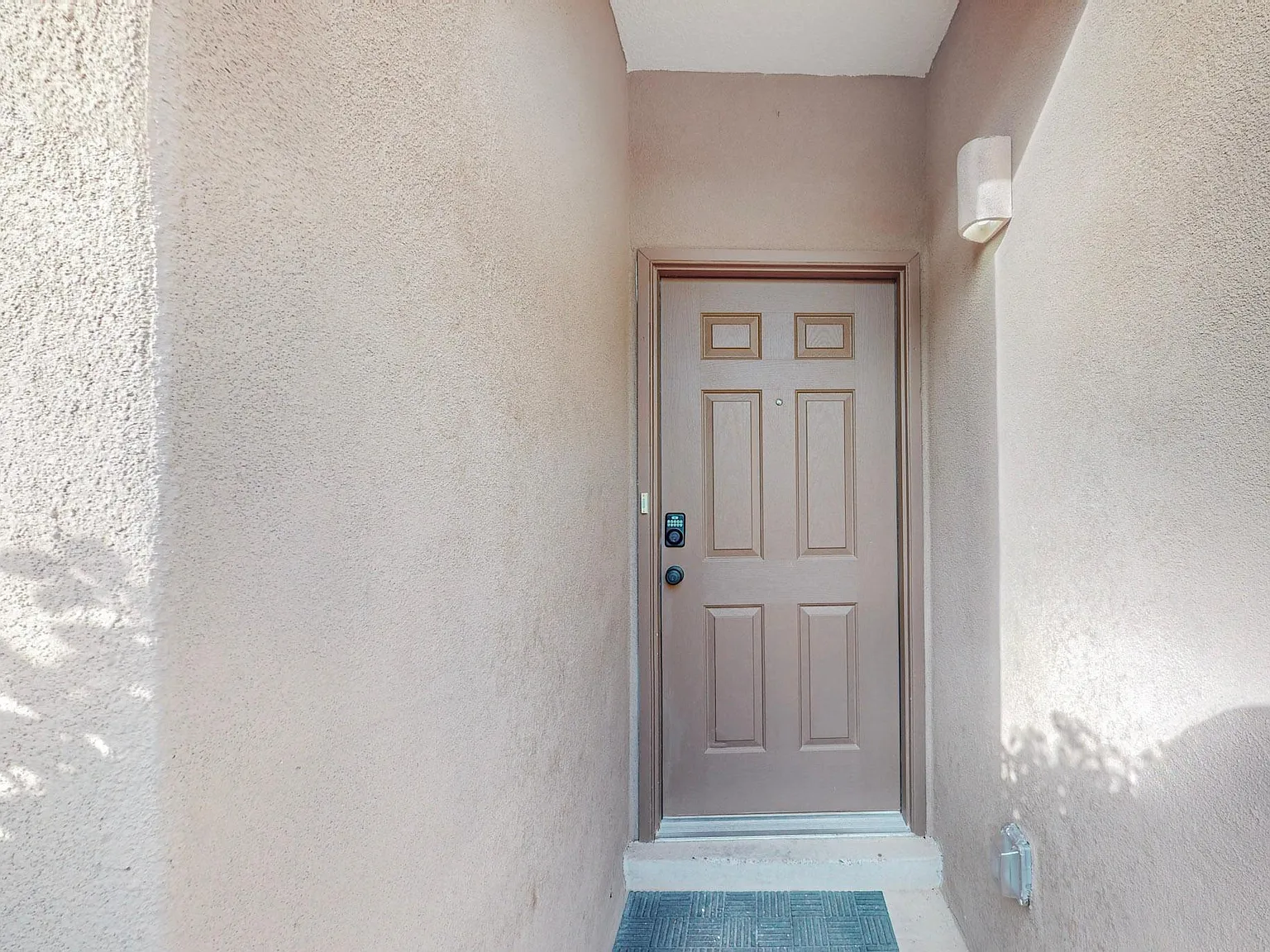 3 bed, 1167 sqft, $1,995 — Photo 3