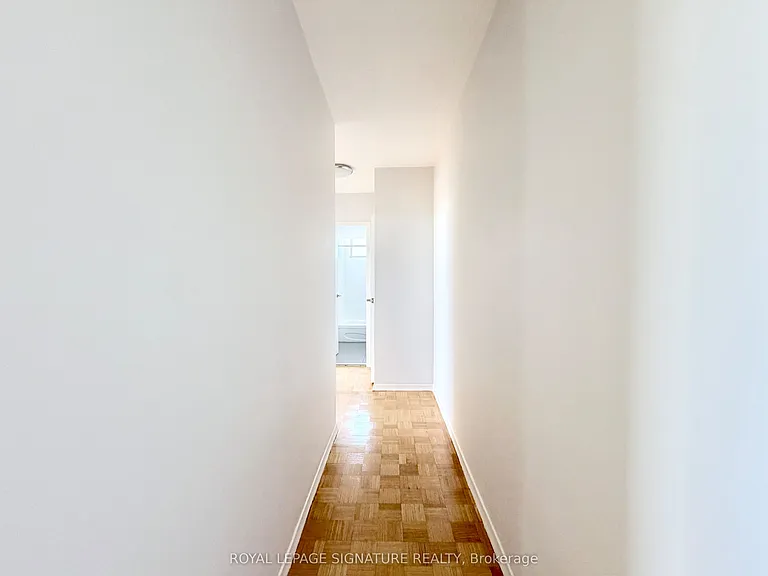 525 Eglinton Ave E #804 — Photo 12
